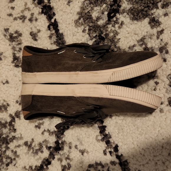 Tom's - Picture 3 of 7